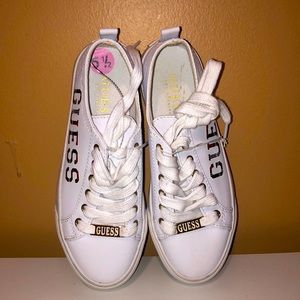 Women’s- GUESS NEVER WORN SIZE 5 1/2!